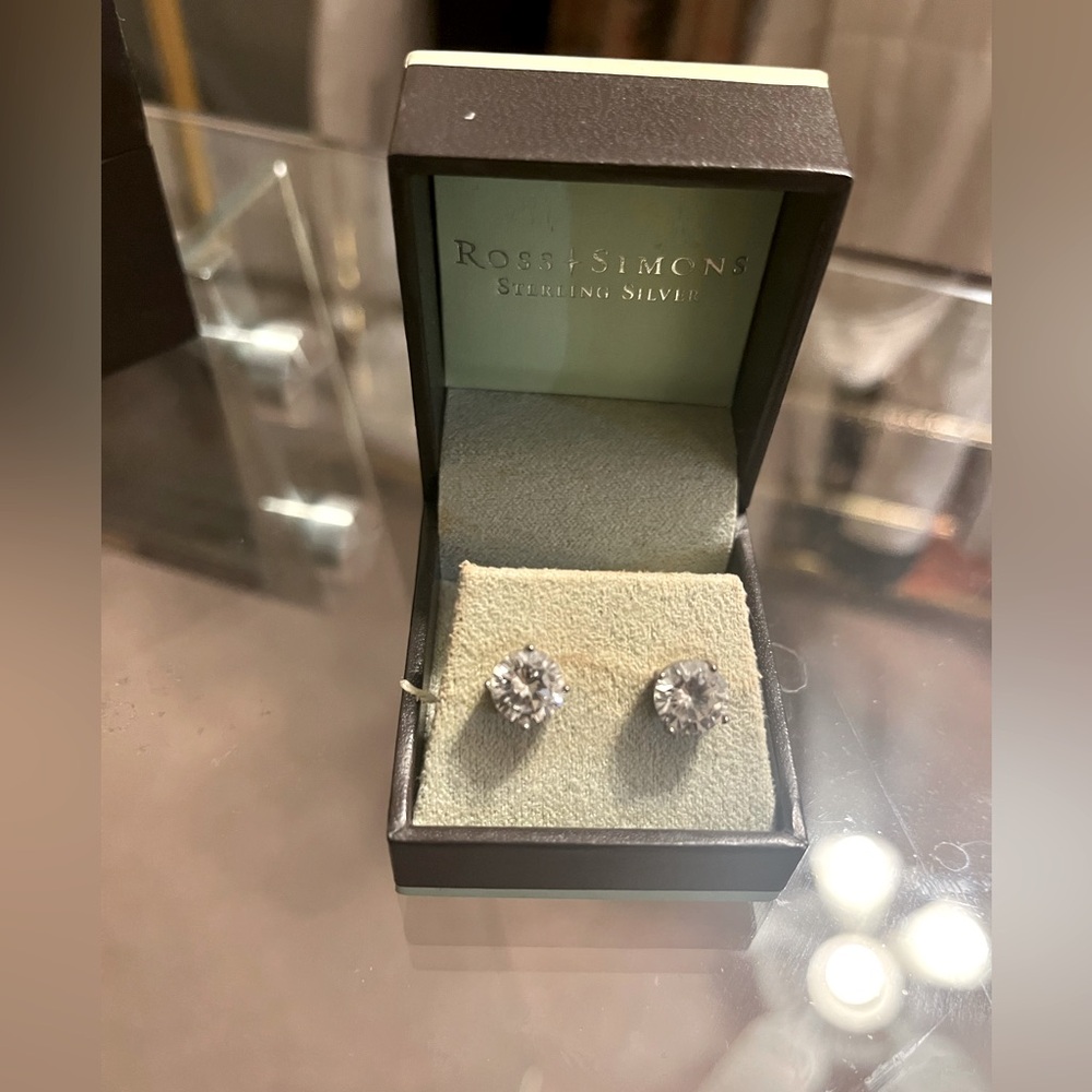 Ross Simons sterling silver cubic zirconia stud with original box